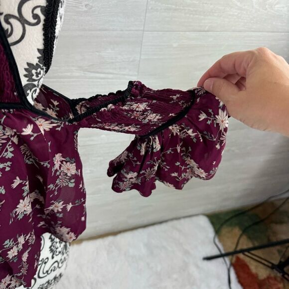 Cinq a Sept Soha Floral Cold Shoulder Cut Out Ruffle Silk Top - Picture 7 of 13